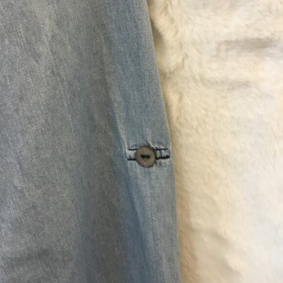 Red Tulips Blue 3/4 Button Up Long Sleeve Shirt - Picture 5 of 10